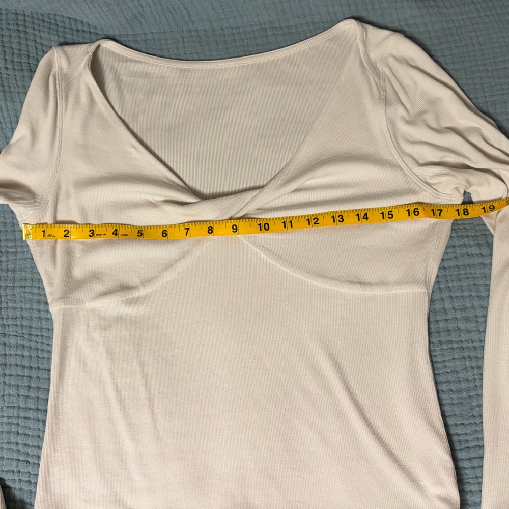 Lululemon Cream Twist-Front Long Sleeve Top - Picture 4 of 4